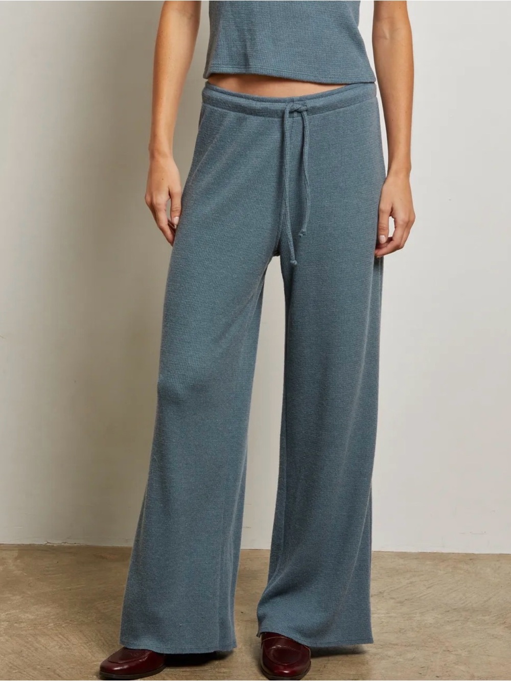 NEW PERFECTWHITETEE maddie waffle drawstring pant in slate